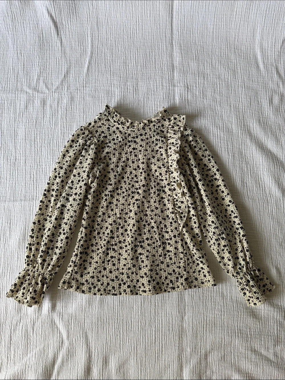 Zara girl Floral Ruffle-Neck Long-Sleeve Top in Cream and Black